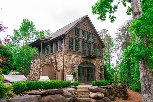 195 Village View Drive, Sunset, SC 29685