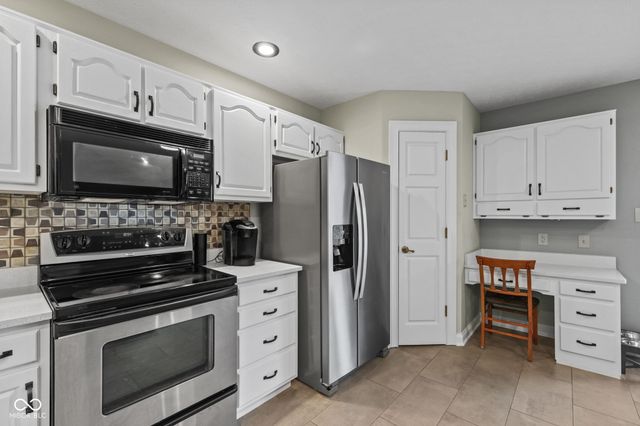 1324 Willow Oak Court, Avon, IN 46123