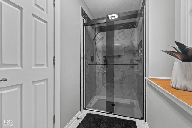 1324 Willow Oak Court, Avon, IN 46123