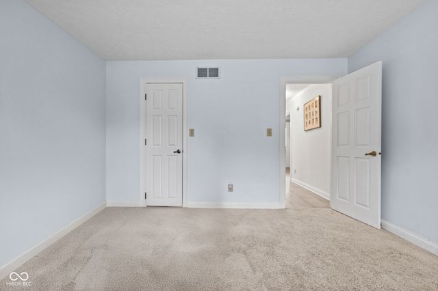 1324 Willow Oak Court, Avon, IN 46123