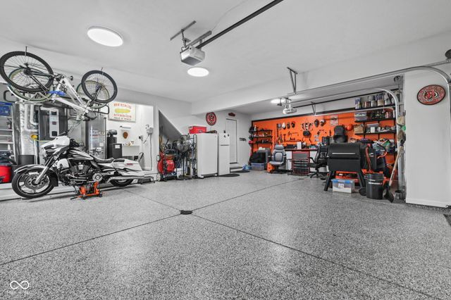 1324 Willow Oak Court, Avon, IN 46123