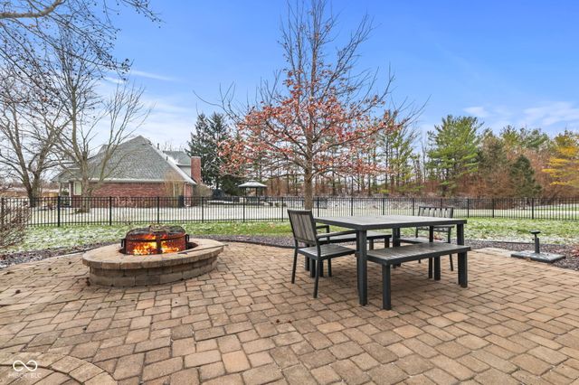 1324 Willow Oak Court, Avon, IN 46123