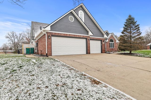 1324 Willow Oak Court, Avon, IN 46123