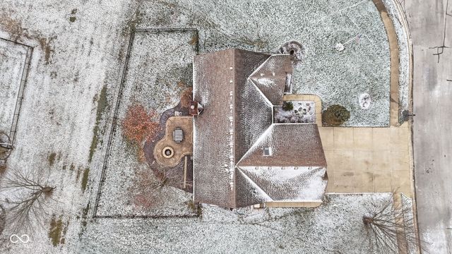 1324 Willow Oak Court, Avon, IN 46123