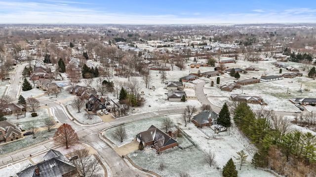 1324 Willow Oak Court, Avon, IN 46123