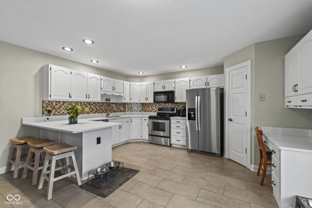 1324 Willow Oak Court, Avon, IN 46123