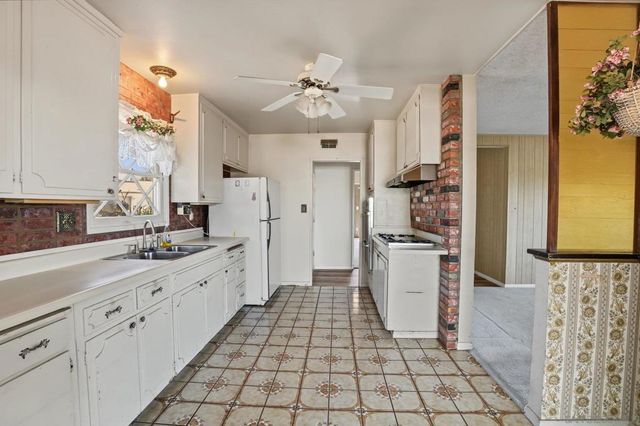 1475 VICKSBURG DR, El Cajon, CA 92021