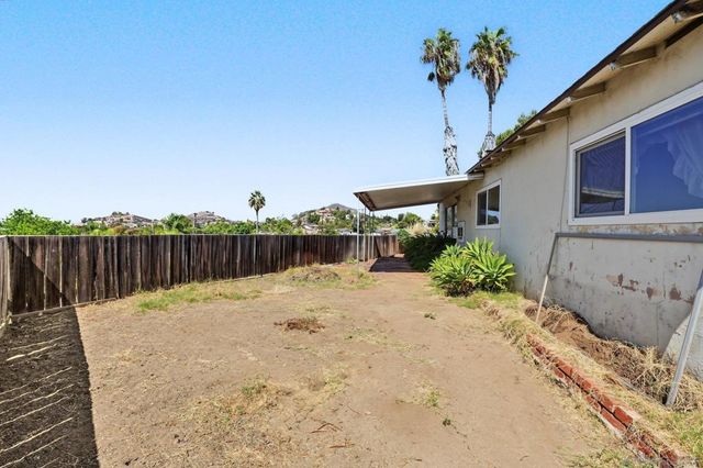 1475 VICKSBURG DR, El Cajon, CA 92021