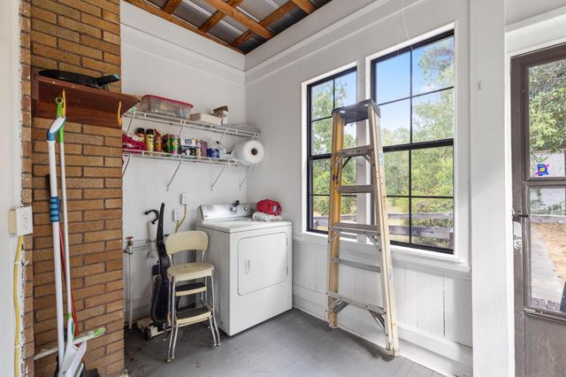 1002 W Pine, Hattiesburg, MS 39401