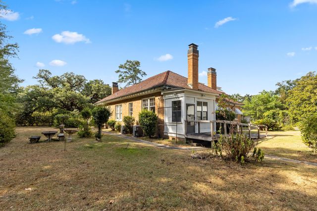 1002 W Pine, Hattiesburg, MS 39401