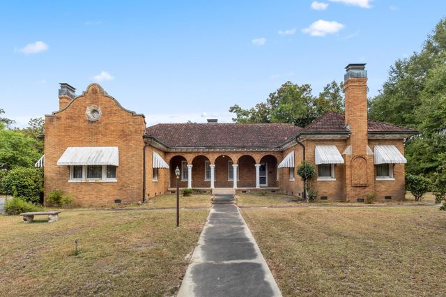 1002 W Pine, Hattiesburg, MS 39401