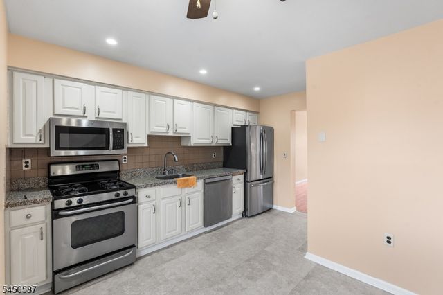 624 Robin Rd, Hillsborough Twp., NJ 08844