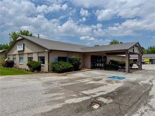 1860 W Sunset Avenue, Springdale, AR 72764