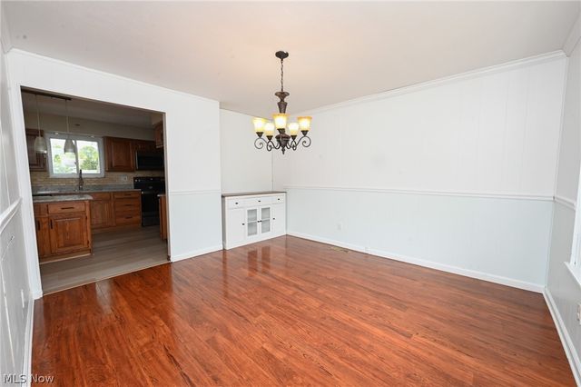 6752 Crestwood Lane, Olmsted Twp, OH 44138
