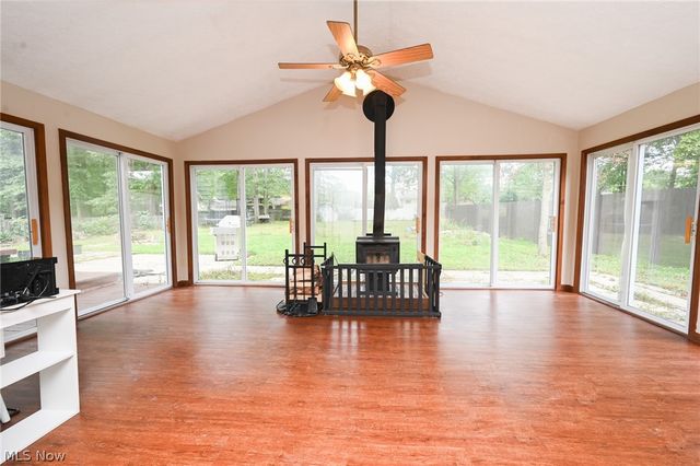 6752 Crestwood Lane, Olmsted Twp, OH 44138