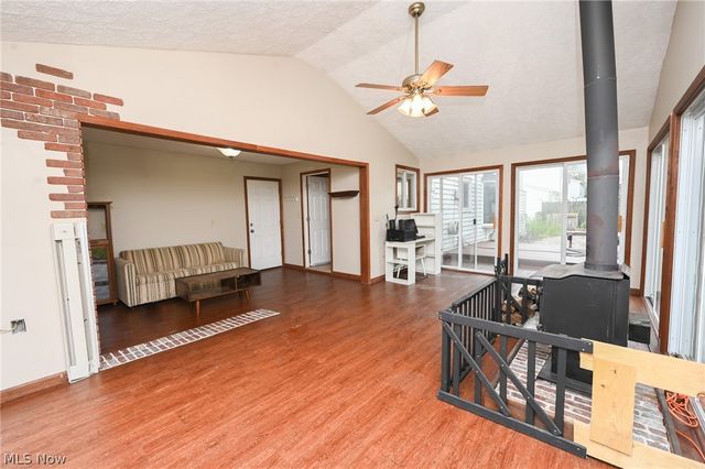 6752 Crestwood Lane, Olmsted Twp, OH 44138