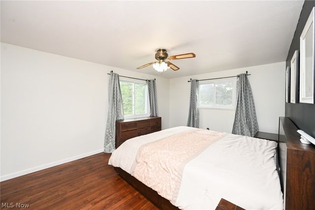 6752 Crestwood Lane, Olmsted Twp, OH 44138