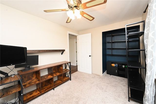 6752 Crestwood Lane, Olmsted Twp, OH 44138