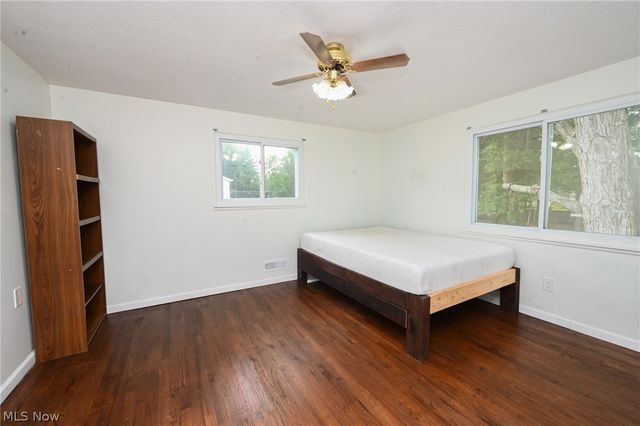 6752 Crestwood Lane, Olmsted Twp, OH 44138