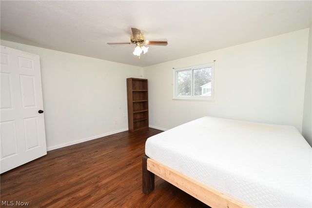 6752 Crestwood Lane, Olmsted Twp, OH 44138
