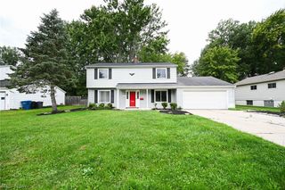 6752 Crestwood Lane, Olmsted Twp, OH 44138