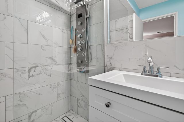 9619 Bianco Terrace D, Des Plaines, IL 60016