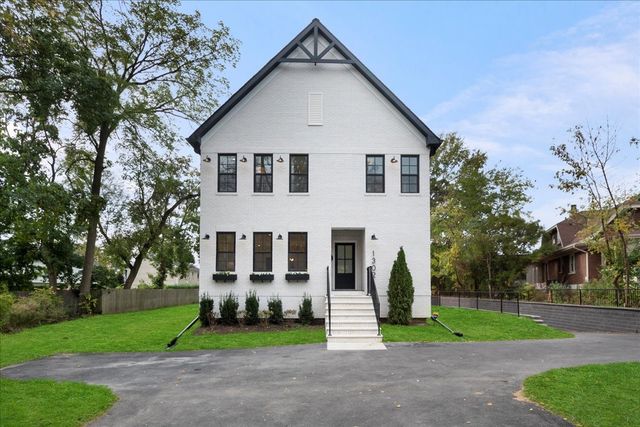 1302 Waukegan Road, Northbrook, IL 60062