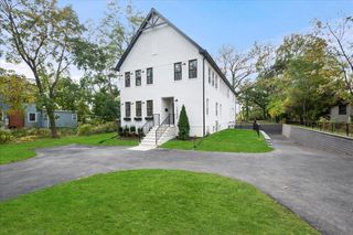 1302 Waukegan Road, Northbrook, IL 60062