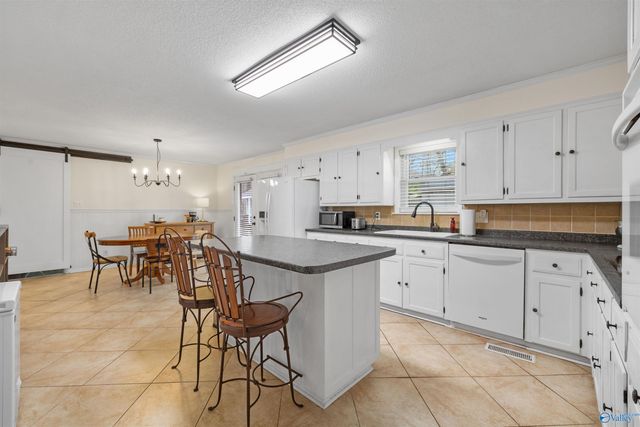 2123 Thunderbird Drive NW, Hartselle, AL 35640