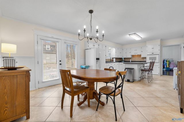 2123 Thunderbird Drive NW, Hartselle, AL 35640