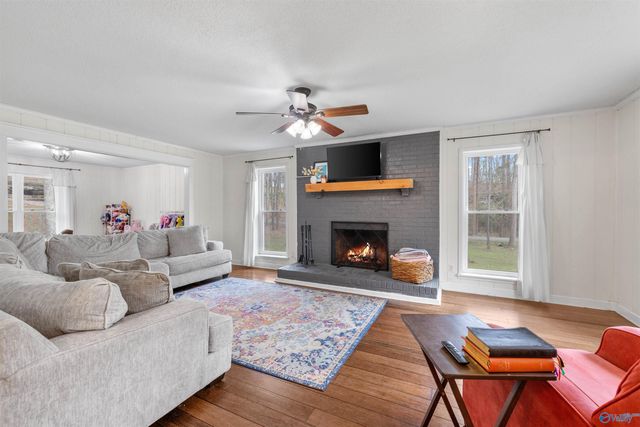 2123 Thunderbird Drive NW, Hartselle, AL 35640