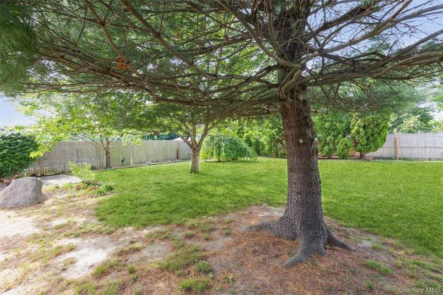 20 Duane Drive, Ronkonkoma, NY 11779