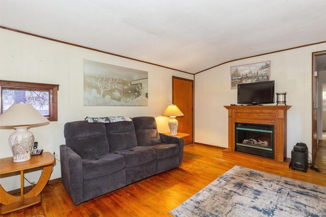 20 Duane Drive, Ronkonkoma, NY 11779