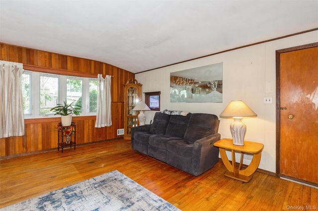 20 Duane Drive, Ronkonkoma, NY 11779
