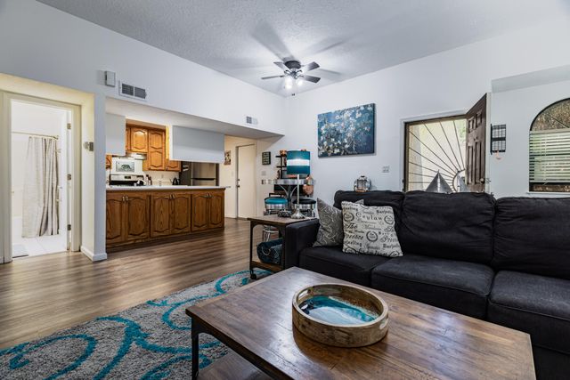 7220 Chickadee Lane NE, Albuquerque, NM 87109