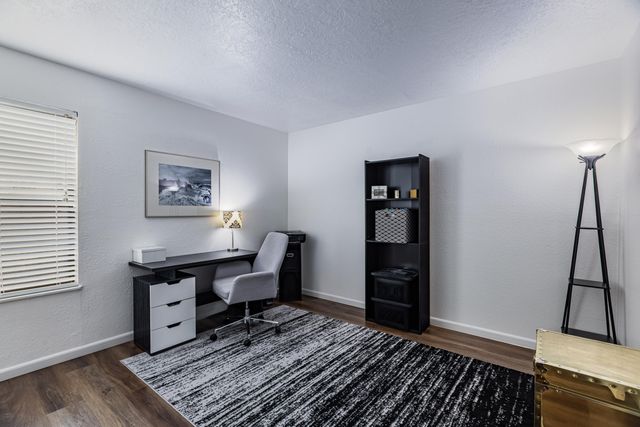 7220 Chickadee Lane NE, Albuquerque, NM 87109