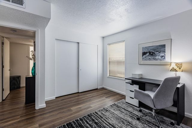 7220 Chickadee Lane NE, Albuquerque, NM 87109