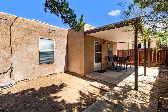 7220 Chickadee Lane NE, Albuquerque, NM 87109