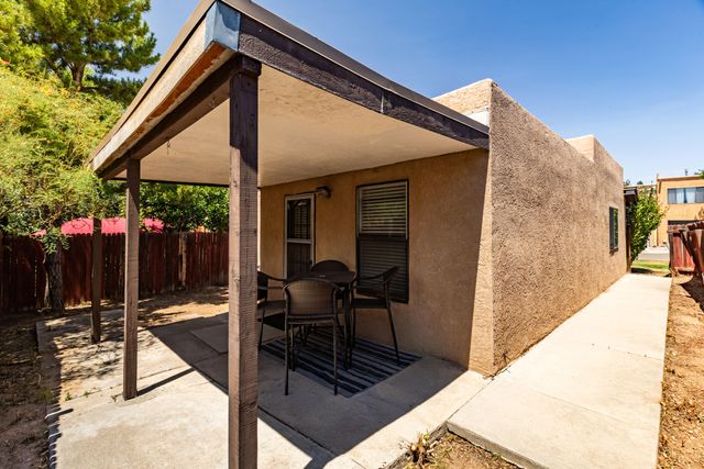 7220 Chickadee Lane NE, Albuquerque, NM 87109