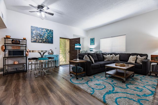 7220 Chickadee Lane NE, Albuquerque, NM 87109