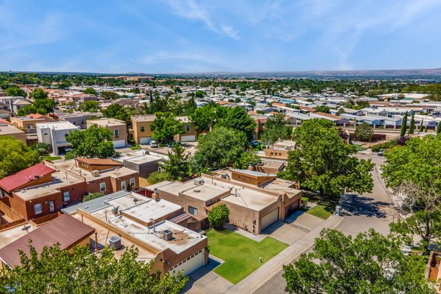 7220 Chickadee Lane NE, Albuquerque, NM 87109