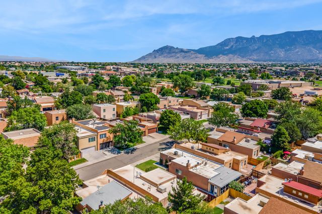 7220 Chickadee Lane NE, Albuquerque, NM 87109