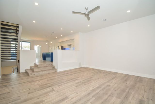 1905 Oakdale Street, Houston, TX 77004