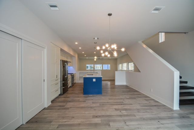 1905 Oakdale Street, Houston, TX 77004