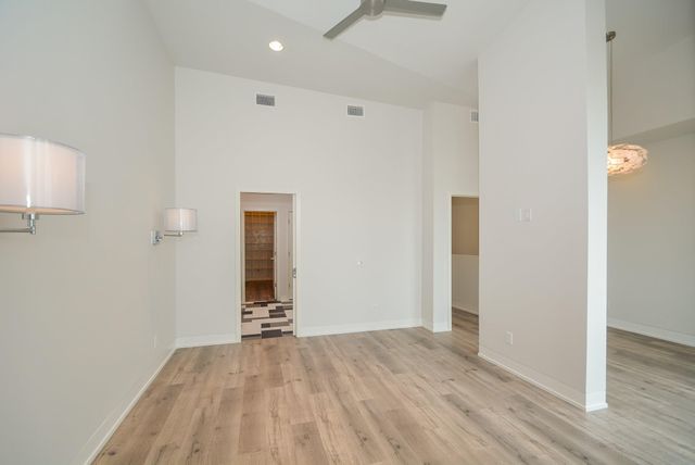 1905 Oakdale Street, Houston, TX 77004