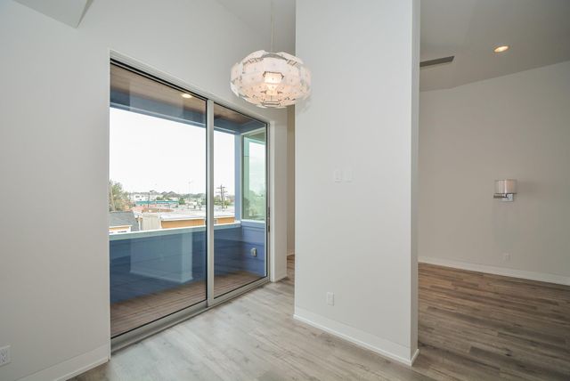 1905 Oakdale Street, Houston, TX 77004