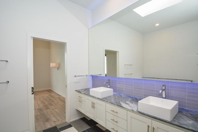 1905 Oakdale Street, Houston, TX 77004