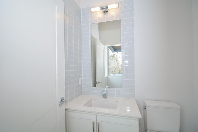 1905 Oakdale Street, Houston, TX 77004