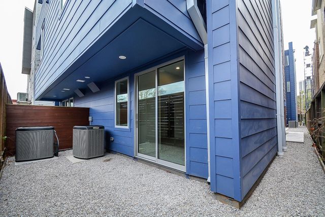 1905 Oakdale Street, Houston, TX 77004