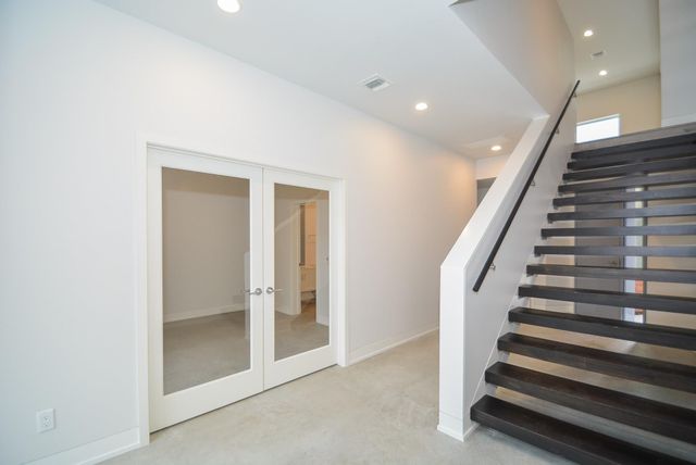 1905 Oakdale Street, Houston, TX 77004